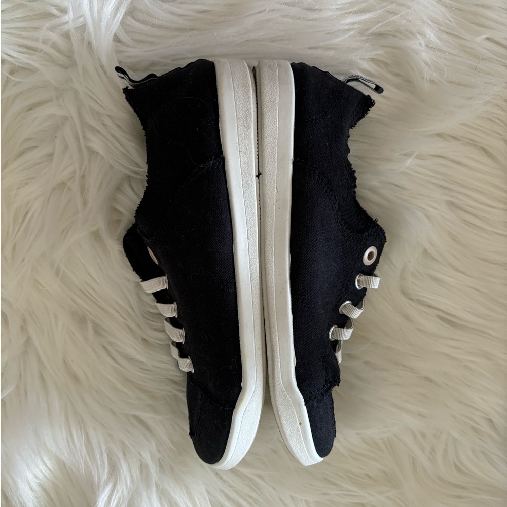 Vionic slip-on Sneakers EUC - Picture 4 of 5